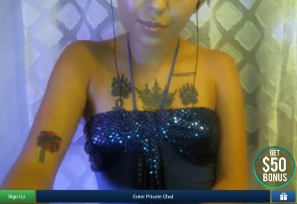 Latina camgirl in headphones on ImLive chat