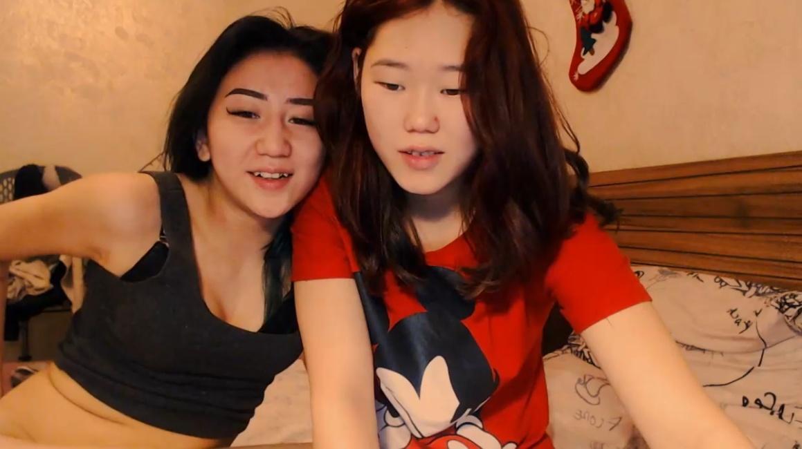 Asian lesbian Cam Girls on Chaturbate